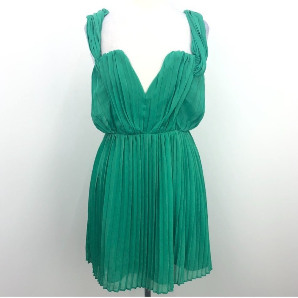 NWT DO+BE Sleeveless Pleated Mini Dress